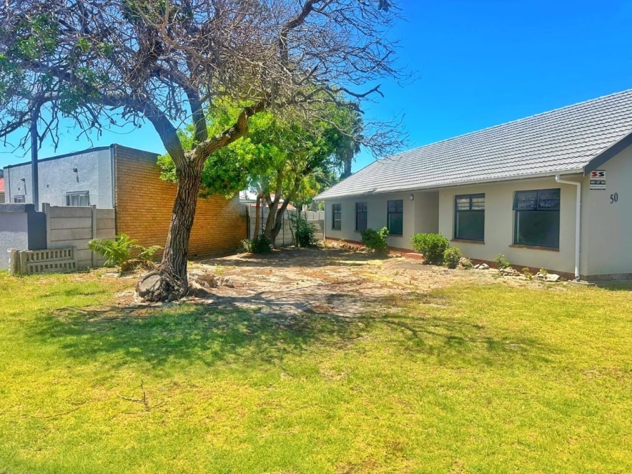 4 Bedroom Property for Sale in Panorama Western Cape